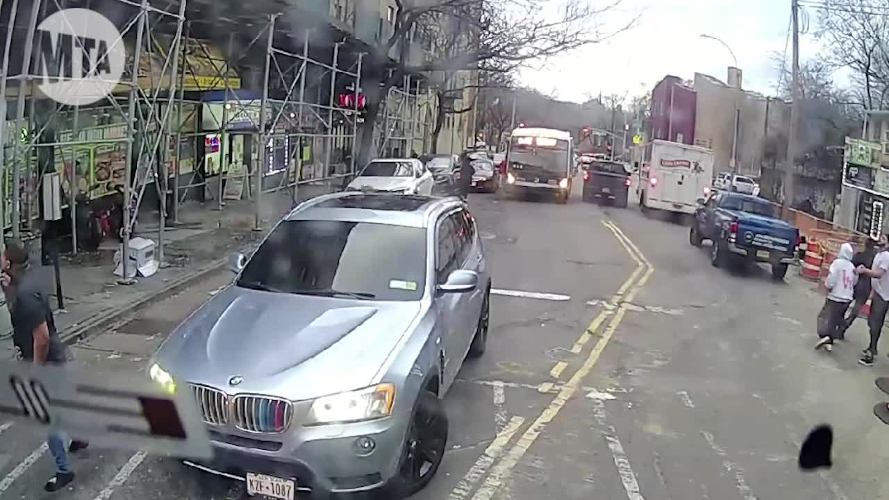 MTA bus footage of Bronx building collapse | FOX 5 New York