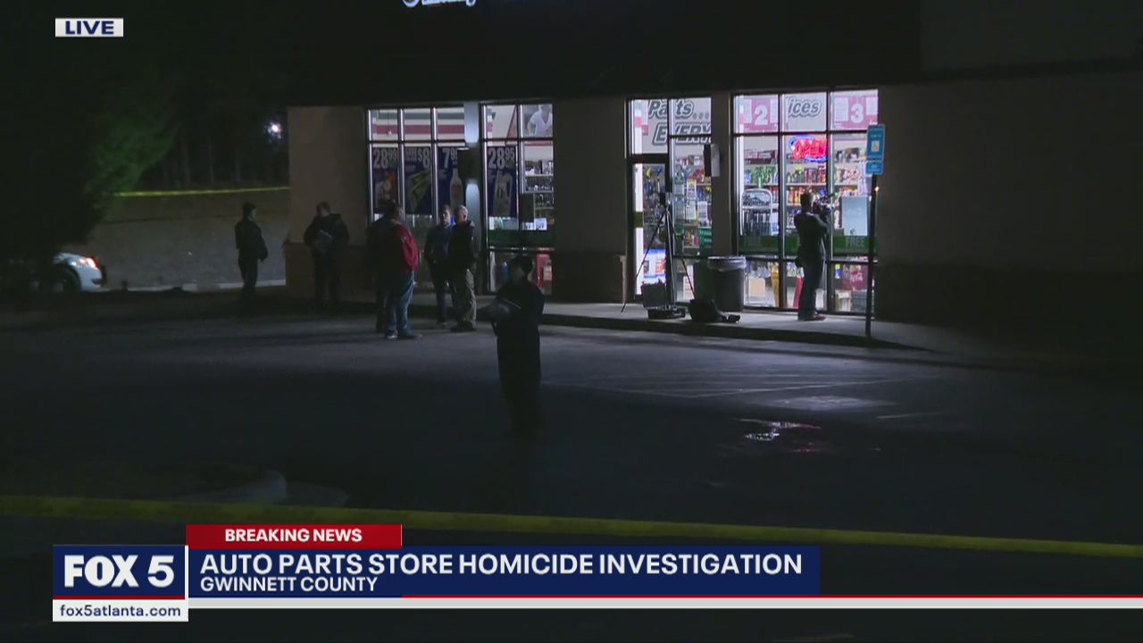 Clerk shot and killed during robbery | FOX 5 Atlanta