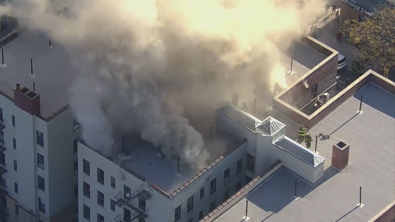 Firefighters battle blaze in Sunnyside, Queens