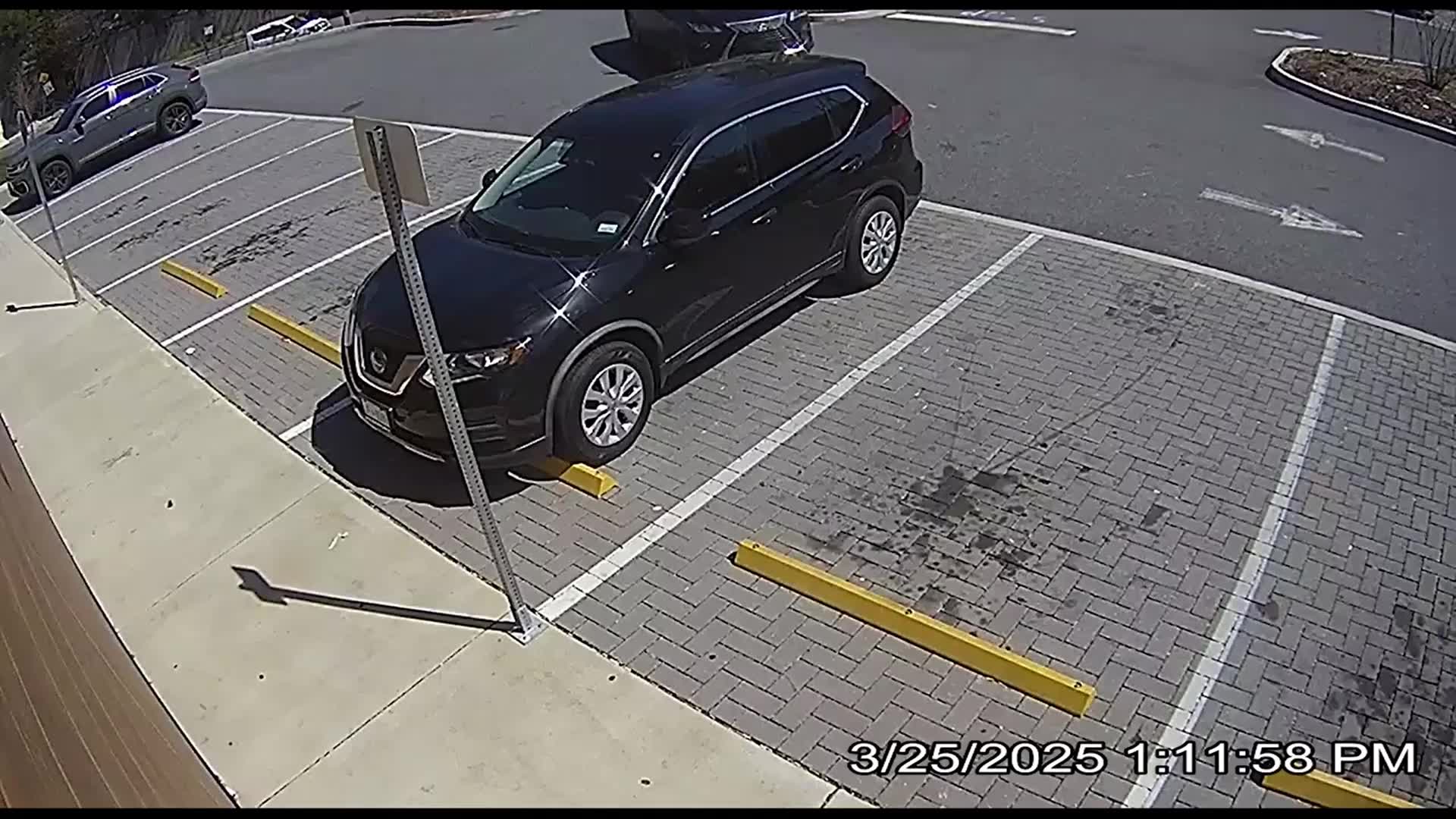Man robbed at gunpoint while making deliveries in Southeast DC | FOX 5 DC