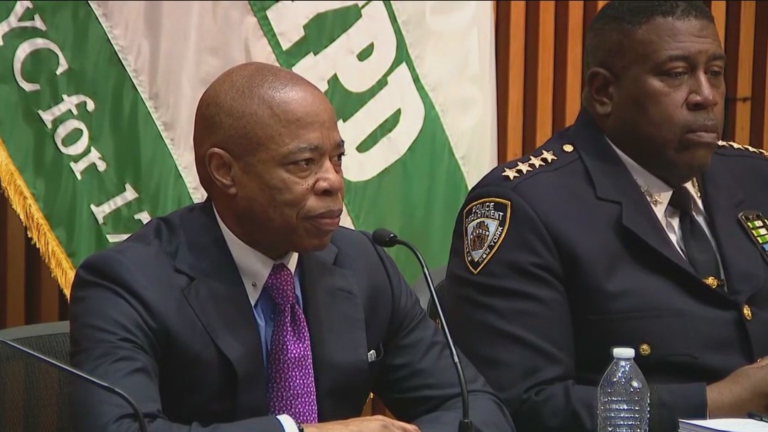 Mayor Adams touts NYPD crime statistics
