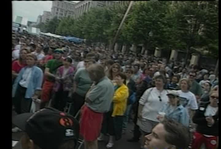 June 1998: 150,000 attend DC Pride