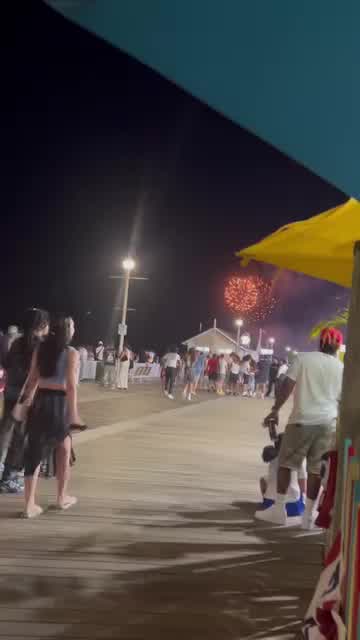 Chaos during fireworks in OCMD caught on camera