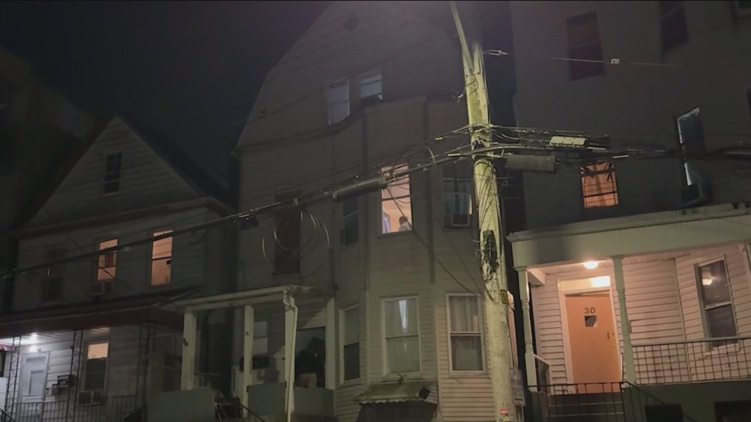 Abandoned baby found in hallway of NY building | FOX 5 New York
