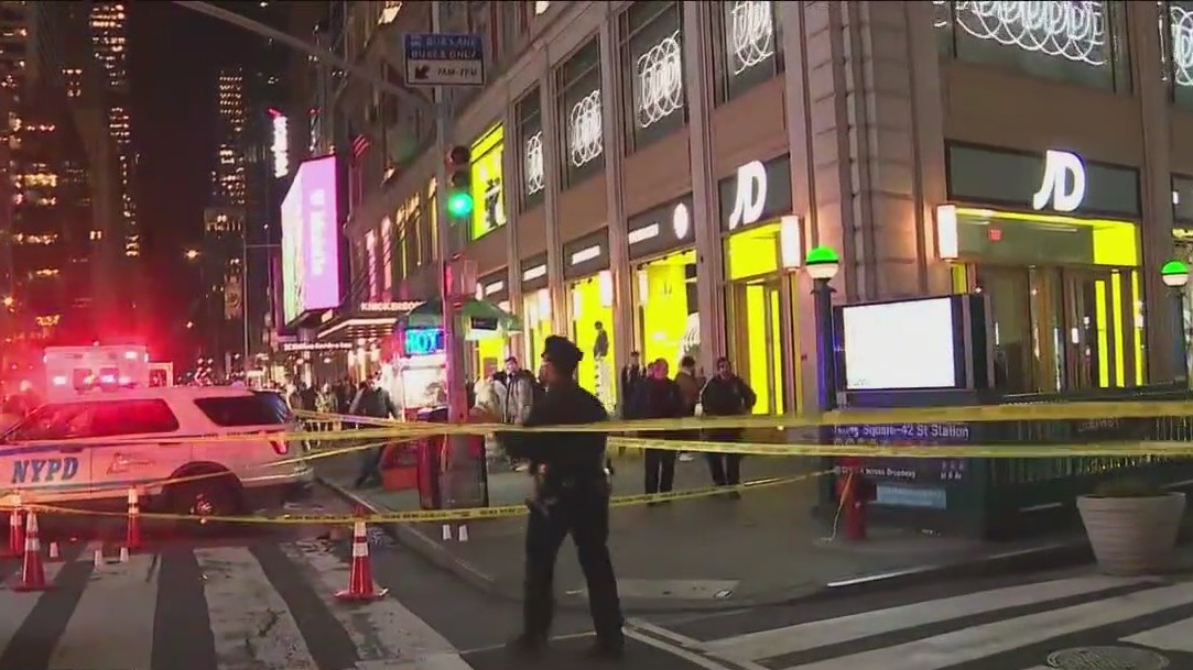 Suspected shoplifter opens fire in NYC store