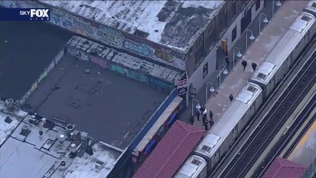 Multiple people shot at Bronx subway station
