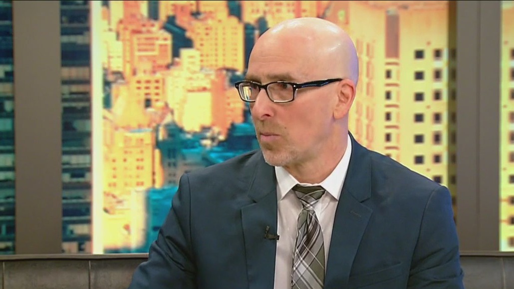 How do phone scams work?