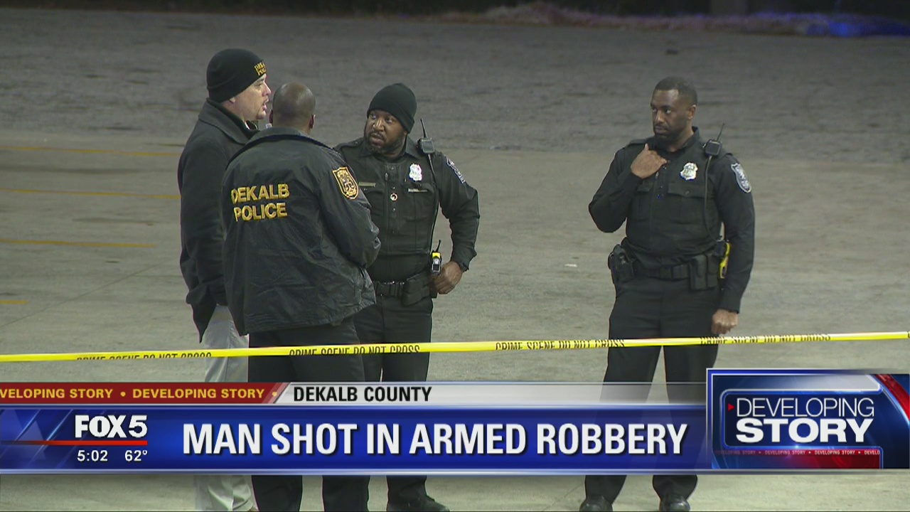 Man shot in armed robbery | FOX 5 Atlanta