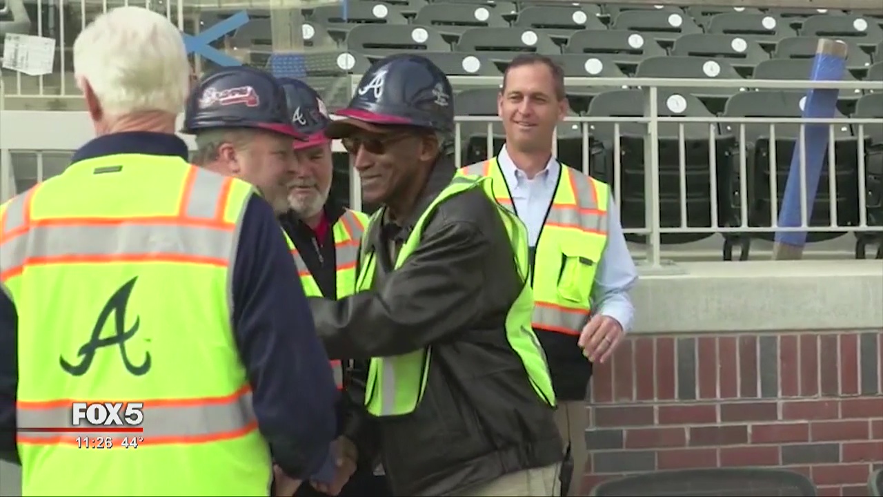 Atlanta Braves honor Walter Banks with bobble head night