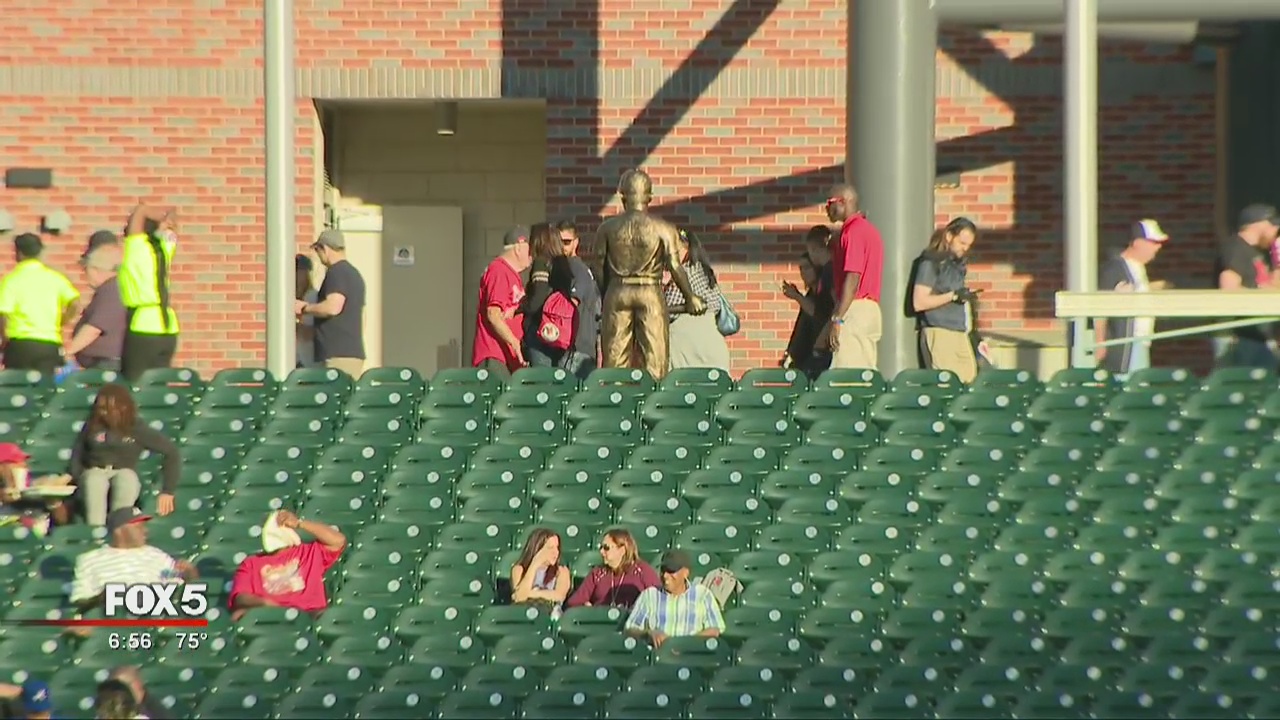 Braves honor Jackie Robinson