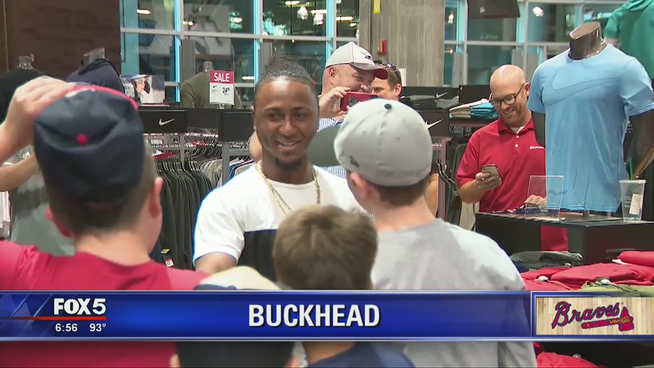 Ozzie Albies gives back