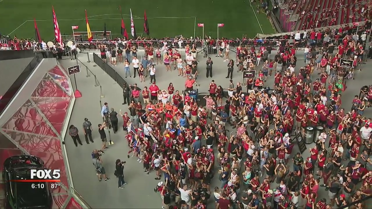 Atlanta United fans cheer on USA Team