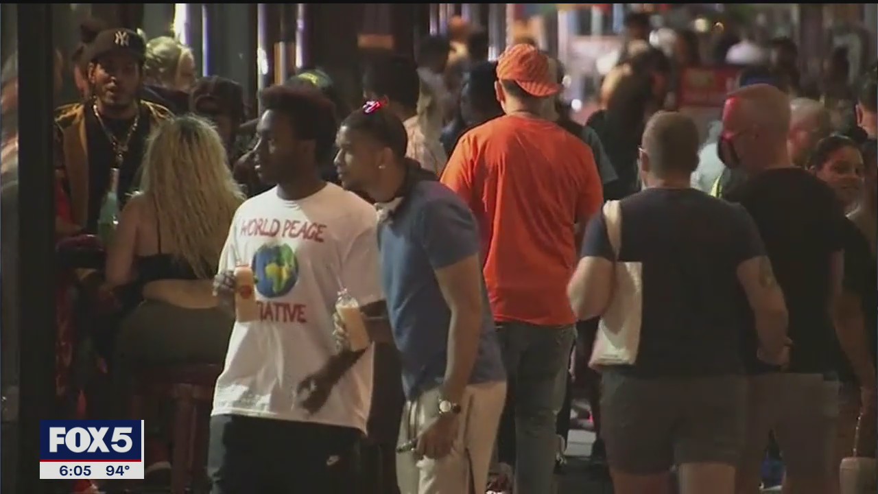 More bars and restaurants not following social distancing guidelines