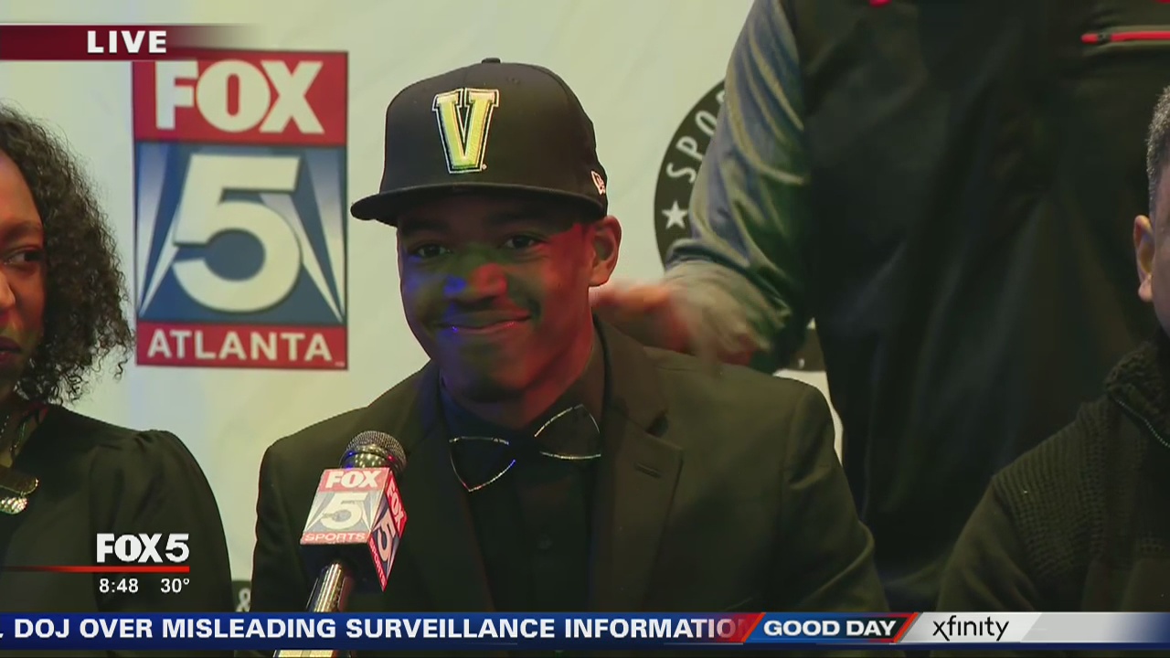 Michael Wright commits to Vanderbilt University