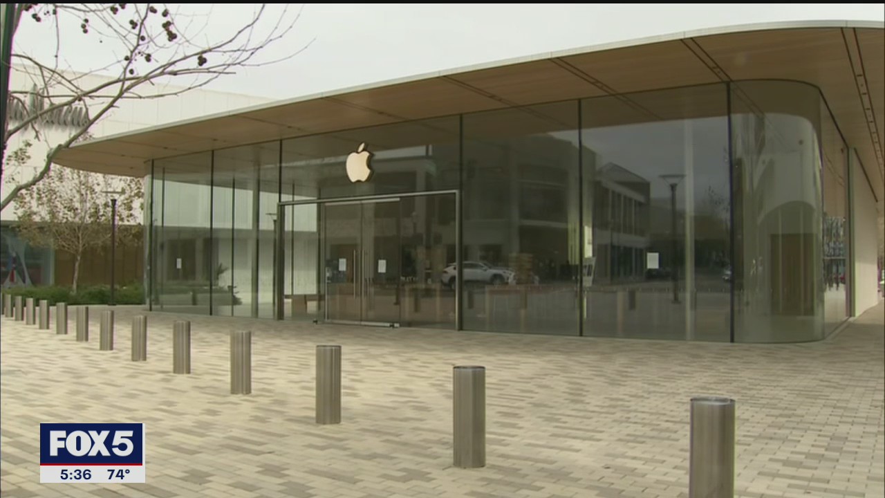 Apple tops $2 trillion