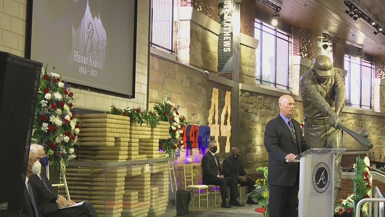 Hank Aaron offered Brian Snitker his first coaching job in baseball