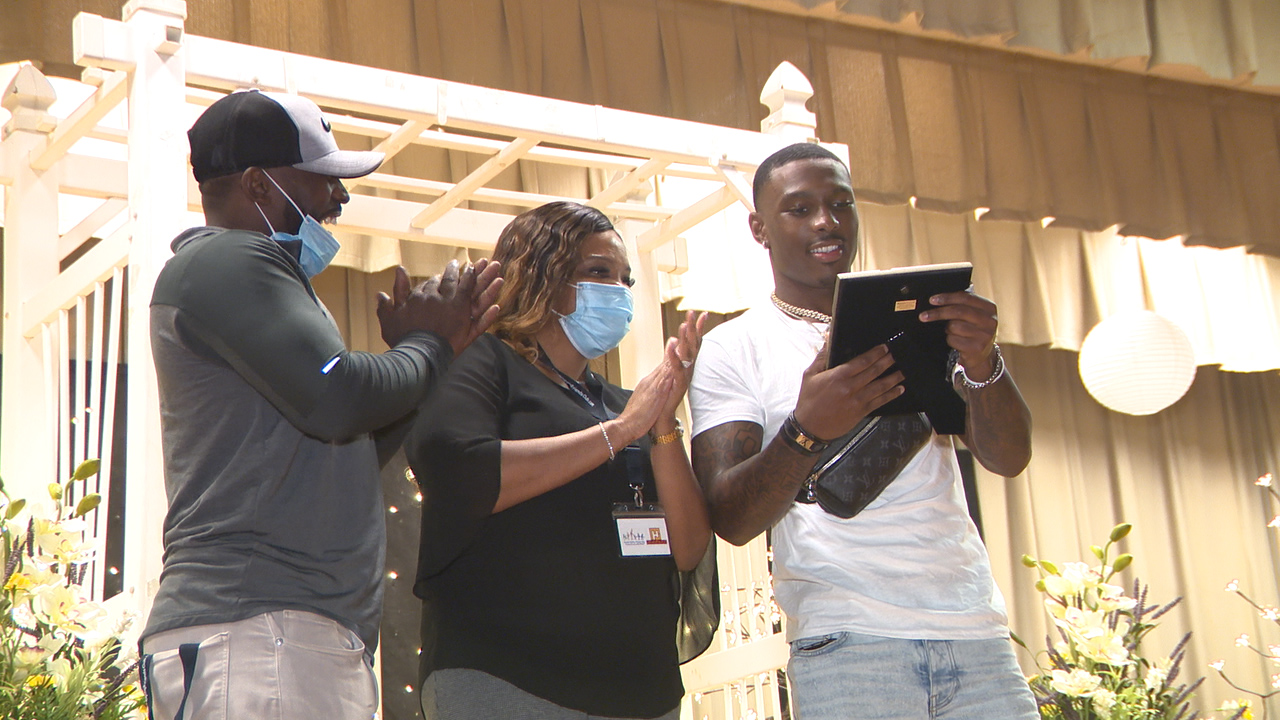 Mecole Hardman's commitment to special needs students