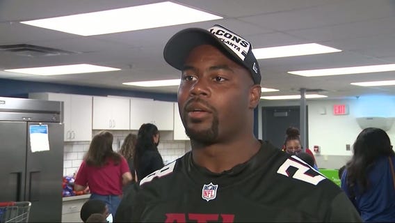 Rise Up for Atlanta: Mike Davis holds back-to-school drive