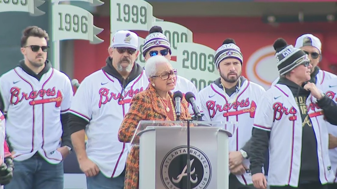 Billye Aaron says husband Hank was shining down on Braves