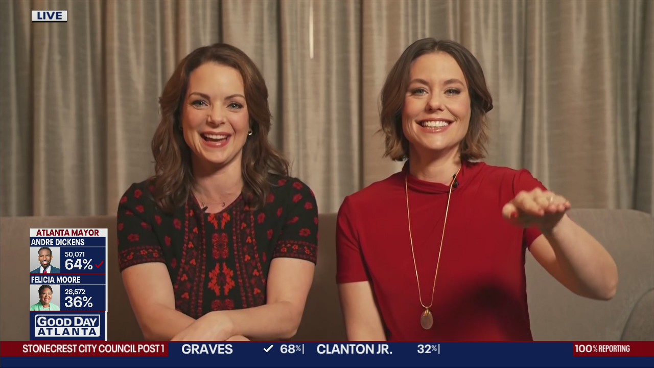 Sisters Kimberly Williams Paisley and Ashley Williams swap places