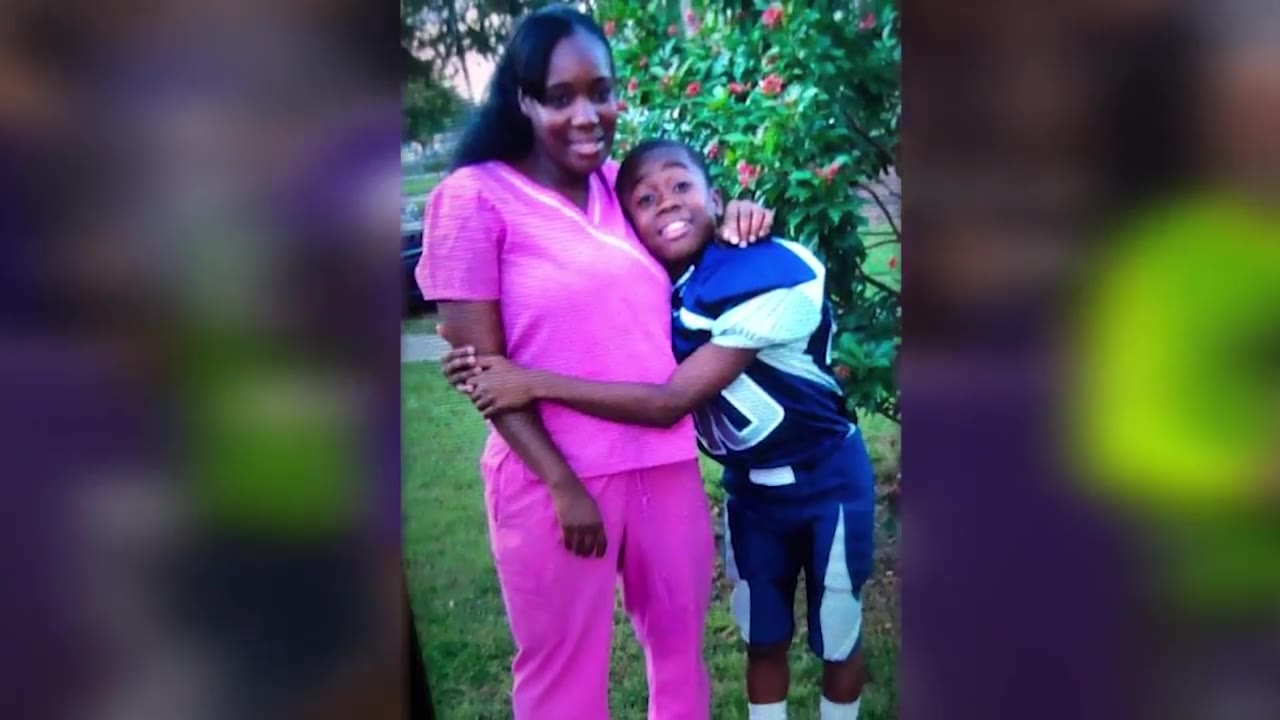 Family of Georgia's James Cook says football is in his veins