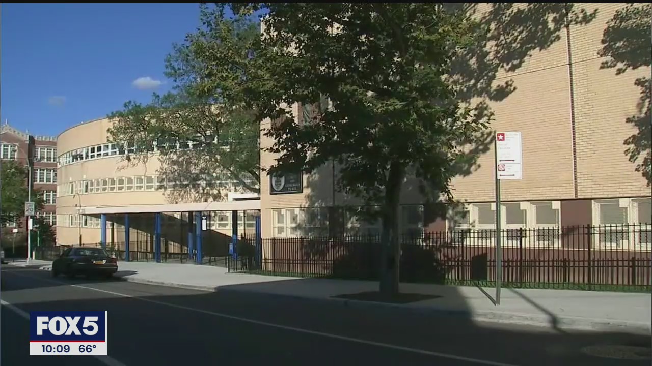 NYC teacher?s union threatens to delay start of school