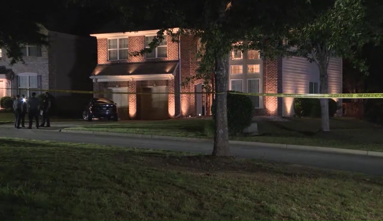South Fulton man killed in his own driveaway | FOX 5 Atlanta