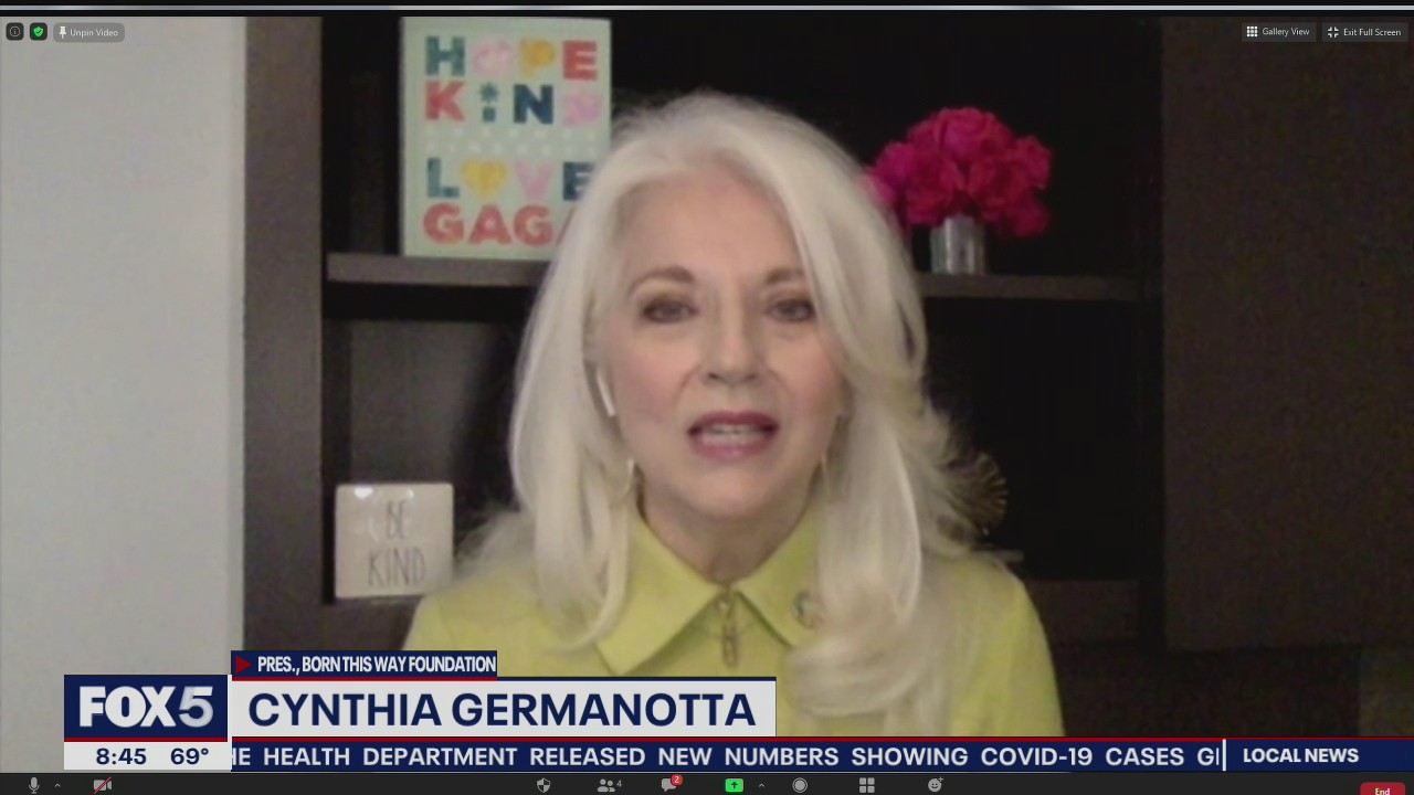 Lady Gaga, mom write book