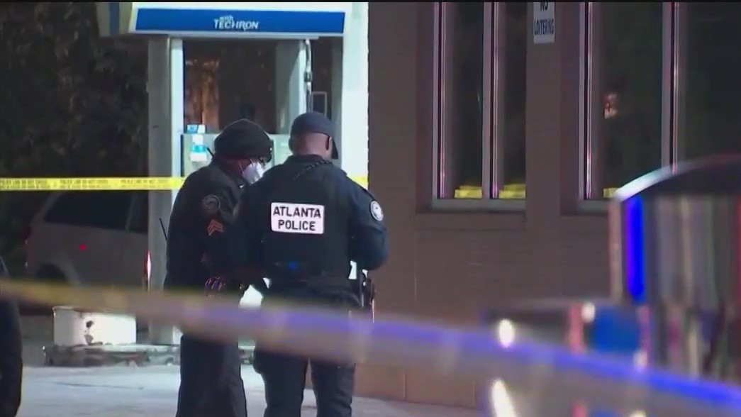 Man killed at southwest Atlanta gas station | FOX 5 Atlanta