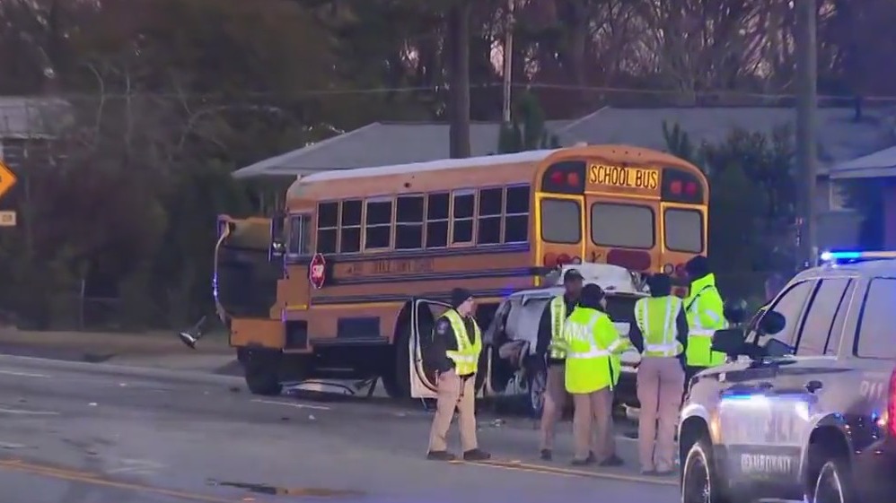 Serious school bus crash in DeKalb County | FOX 5 Atlanta