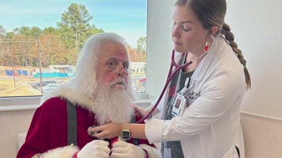Athens Santa Claus survives cancer diagnosis