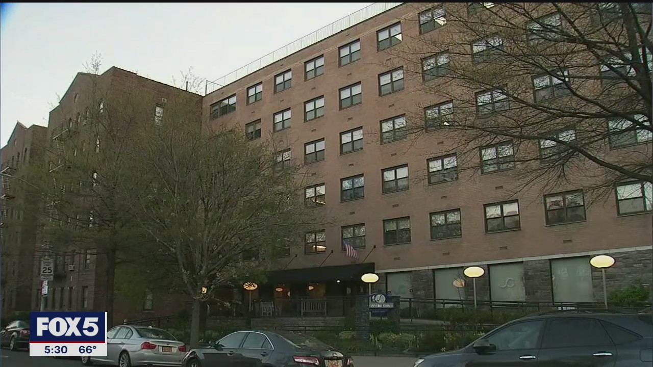 Cuomo defends COVID-19 nursing home directive
