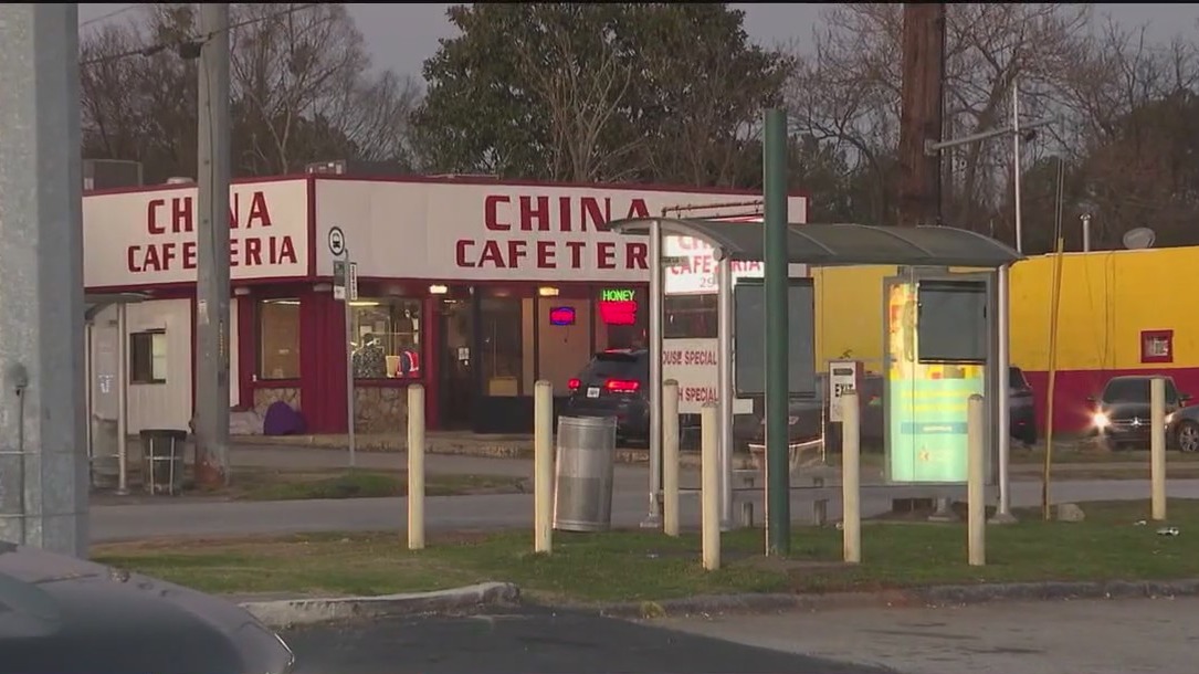 Man in wheelchair struck by car in DeKalb County | FOX 5 Atlanta