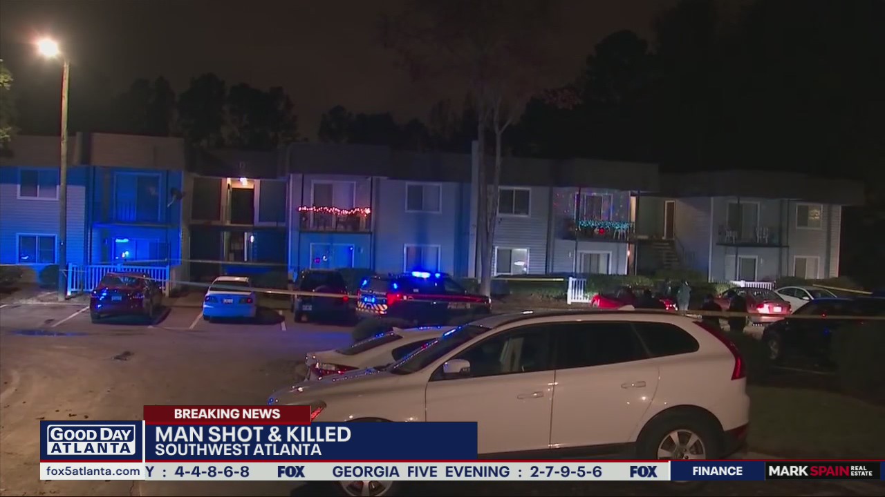 Man shot and killed at apartment complex | FOX 5 Atlanta