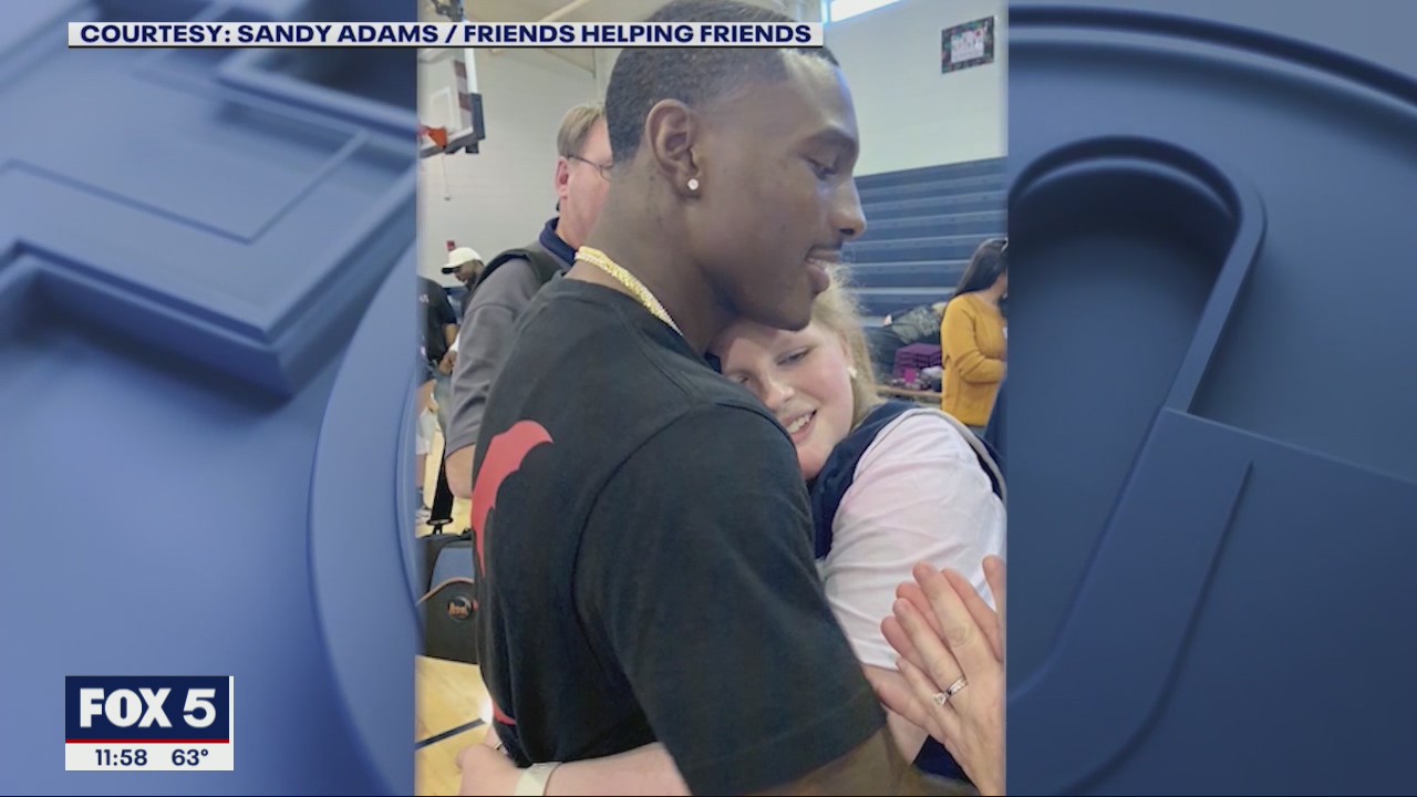 Mecole Hardman gives back to his hometown