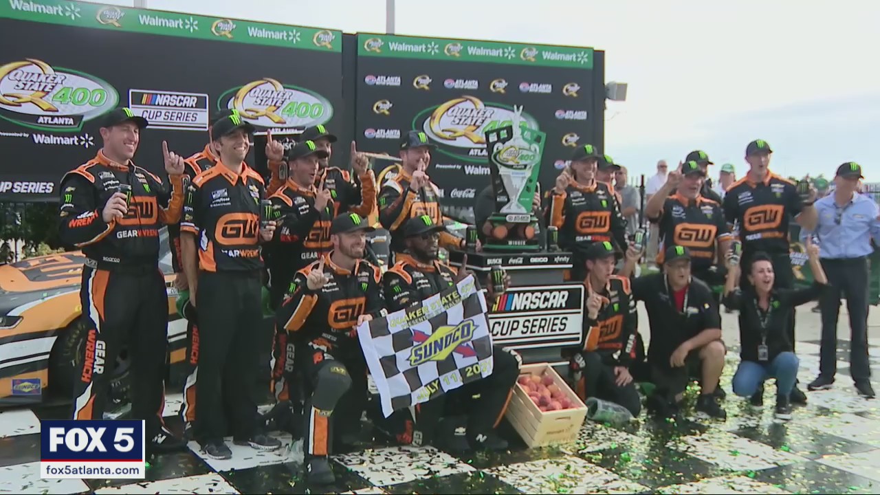 Busch brothers battle for Quaker State 400 victory