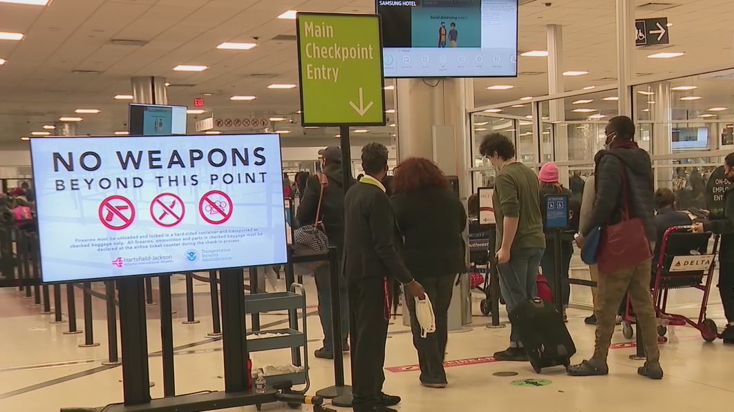 Authorities work to slow flow of weapons at airport security ...