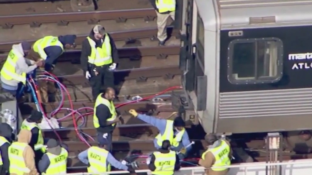 MARTA train derails near King Memorial Station | FOX 5 Atlanta