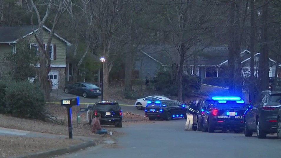 SWAT officer injured, man dead in Roswell | FOX 5 Atlanta