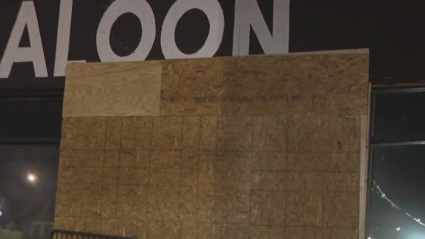 Driver plows into Buckhead business