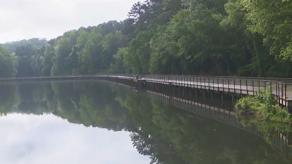 New trail leads to popular Sandy Springs park