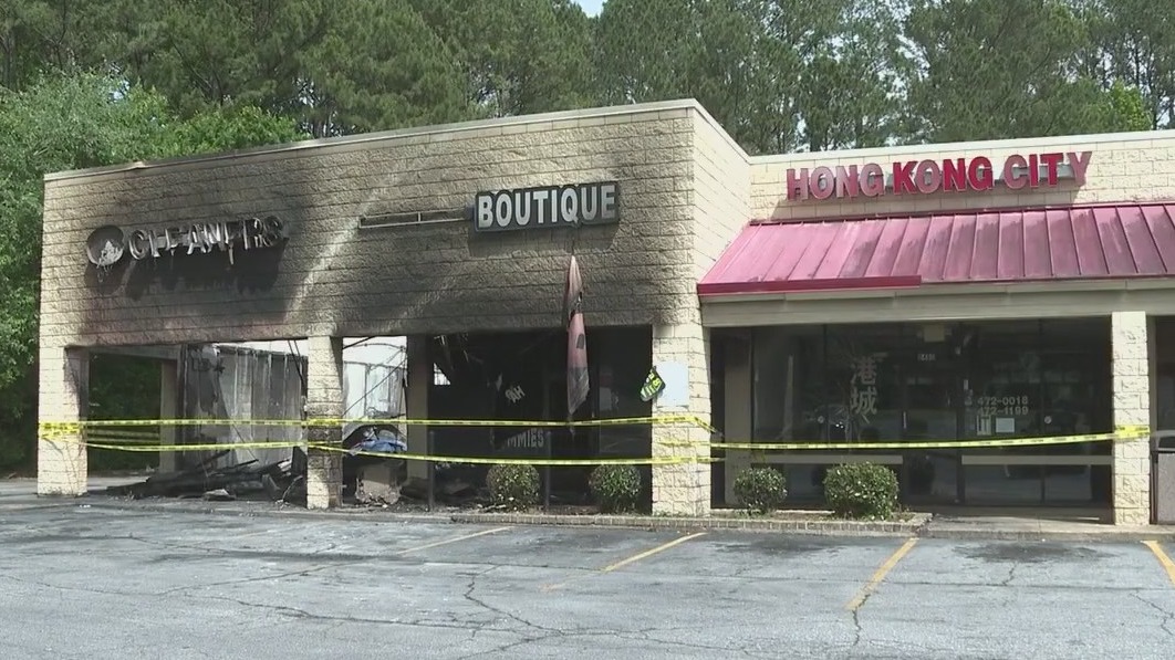 Strip mall fire destroys two businesses | FOX 5 Atlanta