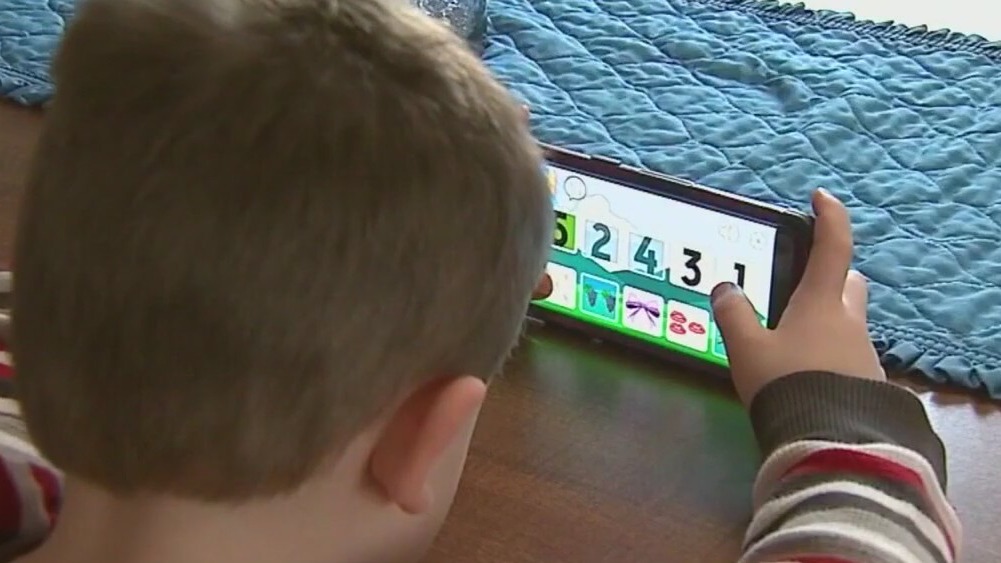 Negative effects of summertime screen time