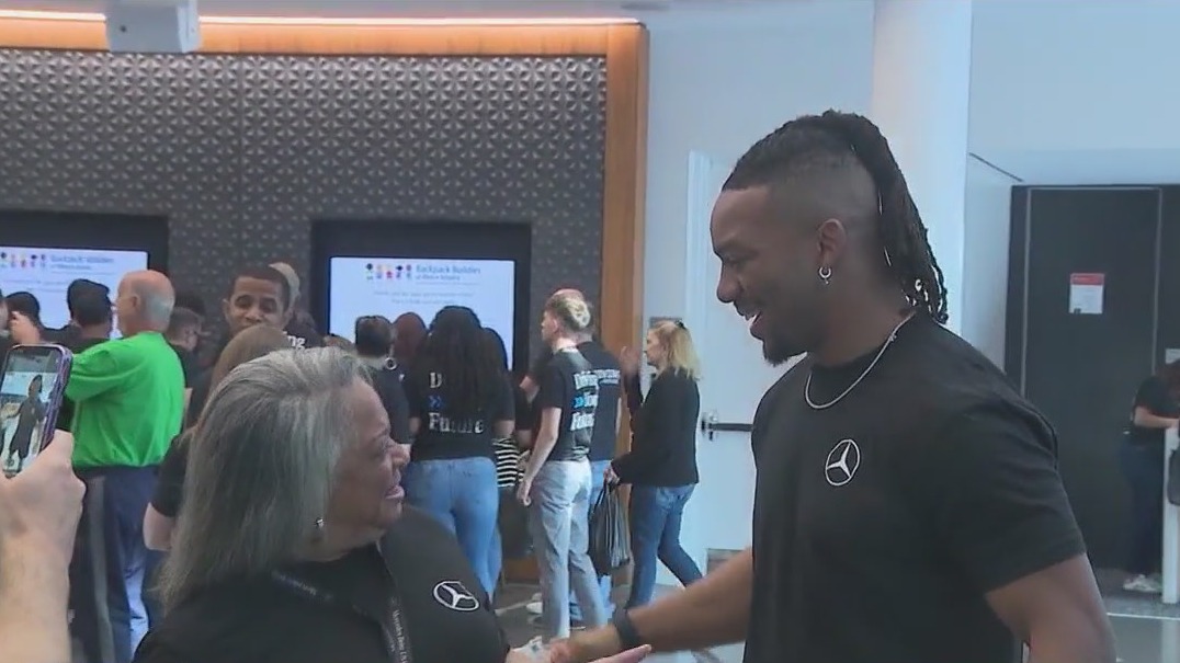 Bijan Robinson teams up with Backpack Buddies