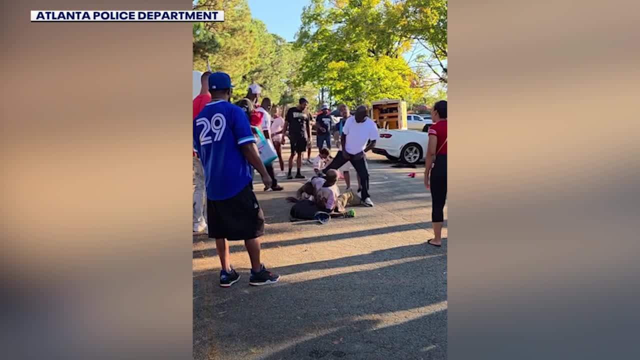 Police searching for robbery suspects | FOX 5 Atlanta