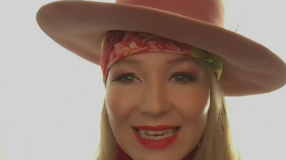 Jewel talks about Masked Singer win