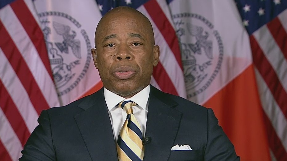 Open door let smoke spread, says Adams