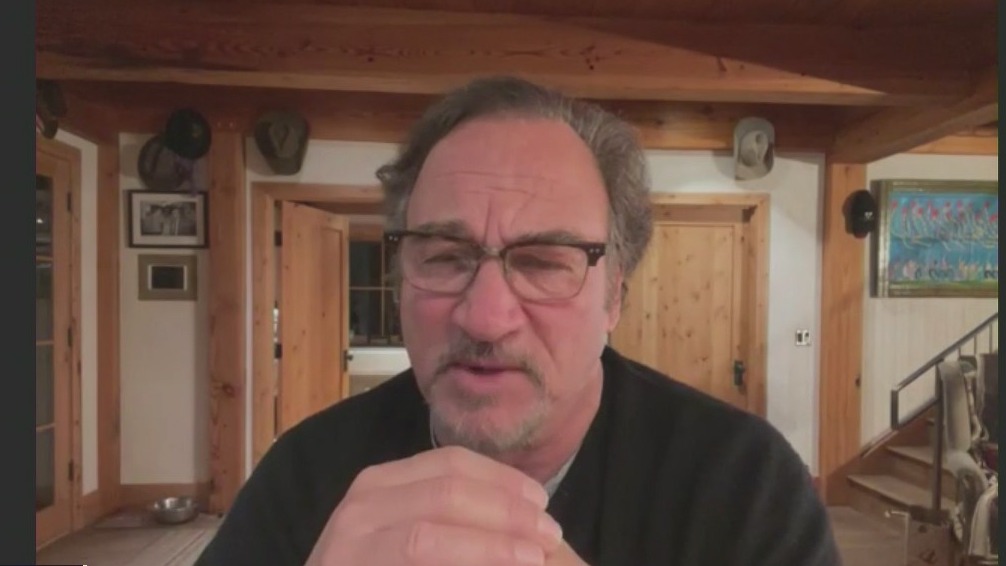Jim Belushi doesn't smoke weed