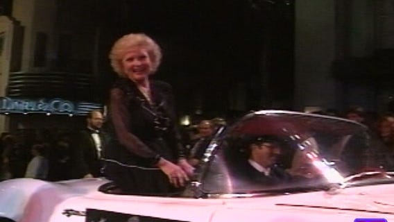 From 1989: Parade, concert wrap up MGM Studios' grand opening