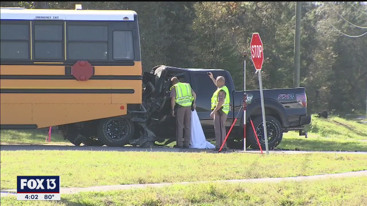 Crash involving Hernando school bus kills 1 | FOX 13 Tampa Bay